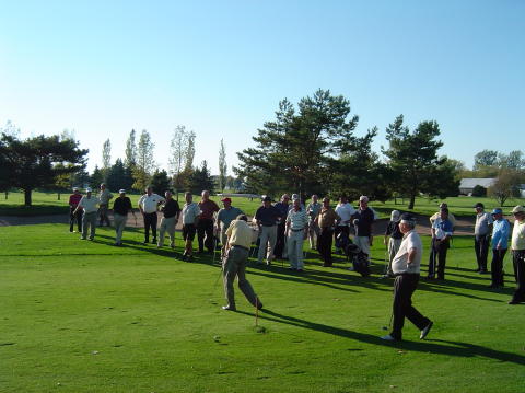 The gallery watches the shoot-out